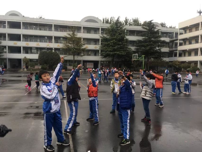 安阳市钢三路小学